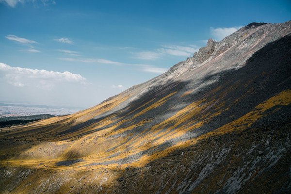 What Are the Most Effective Techniques for Managing Employee Wellbeing in a UK Corporate Office?